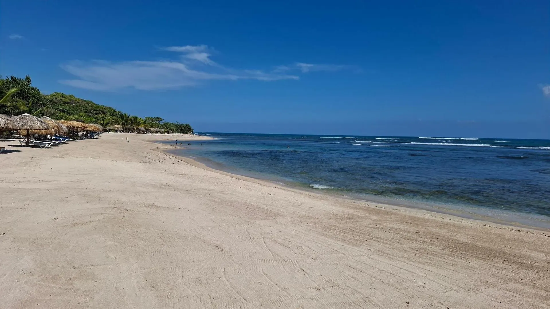 Costambar Beachfront Pool Apartment Puerto Plata